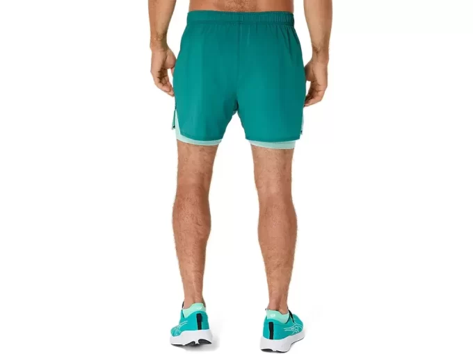 ASICS SILBERNE 2N1 5IN KURZE ASICS SILBERNE 2N1 5IN KURZE