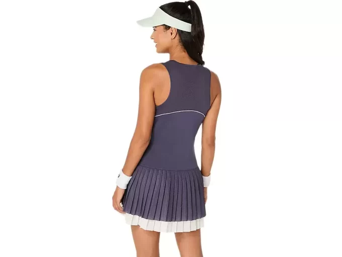 PASSENDES KLEID