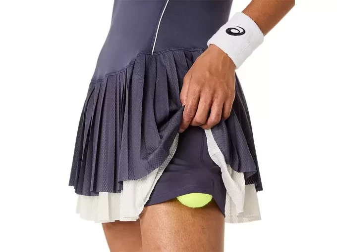 PASSENDES KLEID