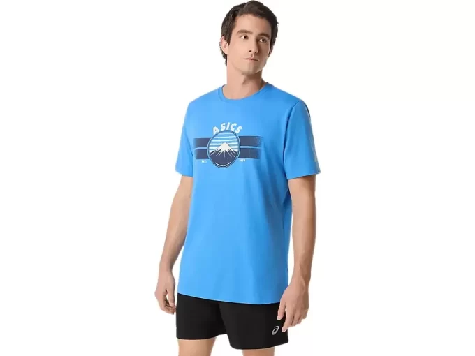 UNISEX ASICS EST 1977 MOUNTAIN T-SHIRT